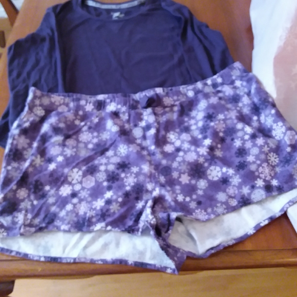 3 piece pajama set - Picture 2 of 8